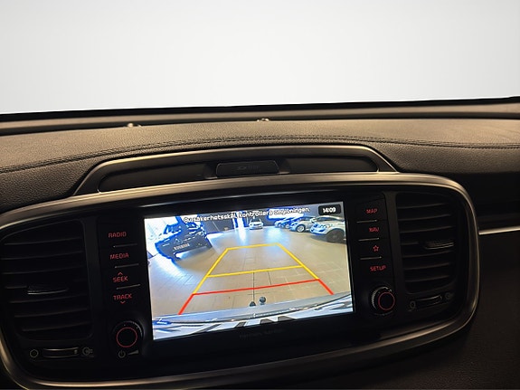 Kia Sorento 16 of 26