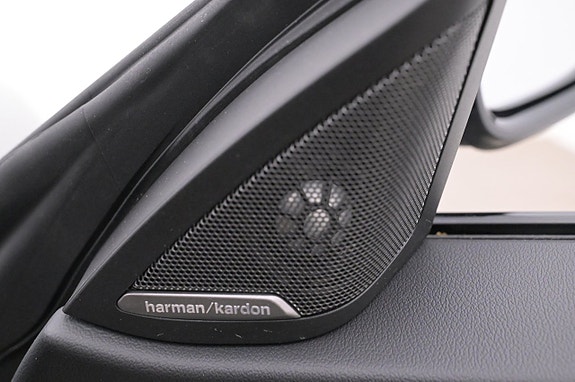 BMW i4 18 of 27