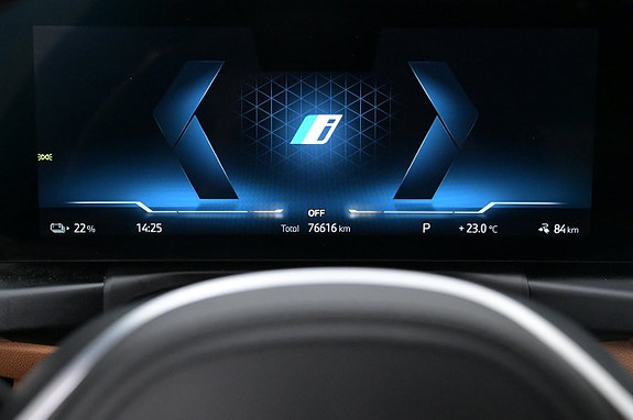 BMW i4 8 of 27