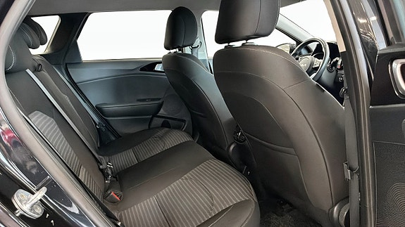 Kia Ceed 5 of 9