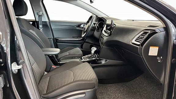 Kia Ceed 3 of 9