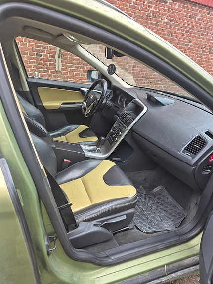 Volvo XC60 8 of 10