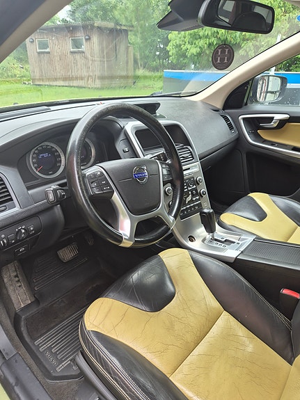 Volvo XC60 7 of 10