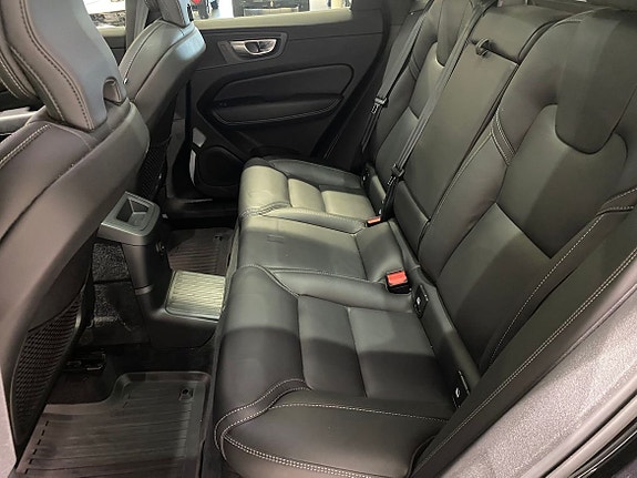 Volvo XC60 7 of 14