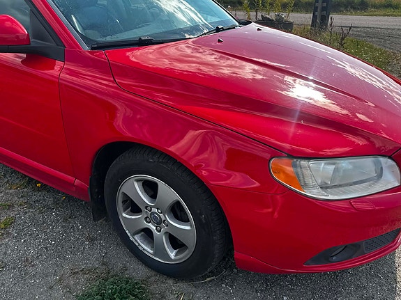 Volvo V70 3 of 6