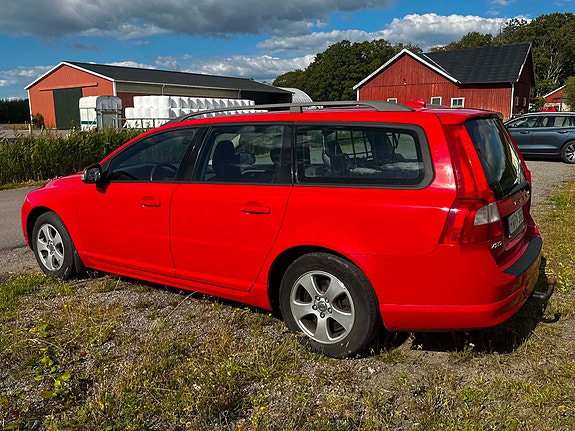 Volvo V70 4 of 6