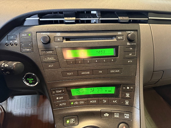 Toyota Prius 10 of 13