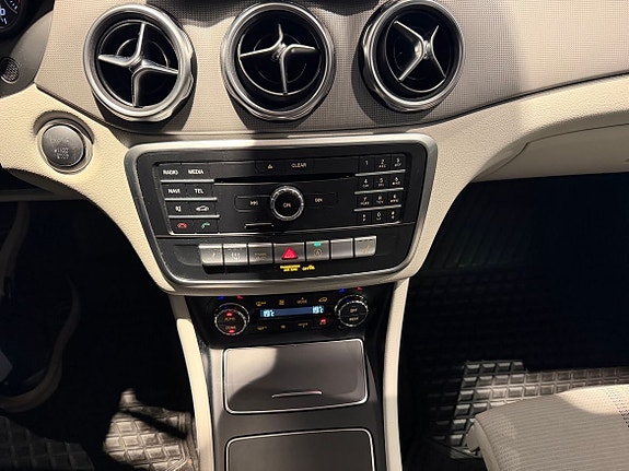 Mercedes-Benz GLA250+ 8 of 17