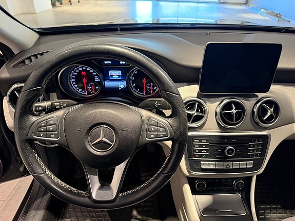 Mercedes-Benz GLA250+ 7 of 17