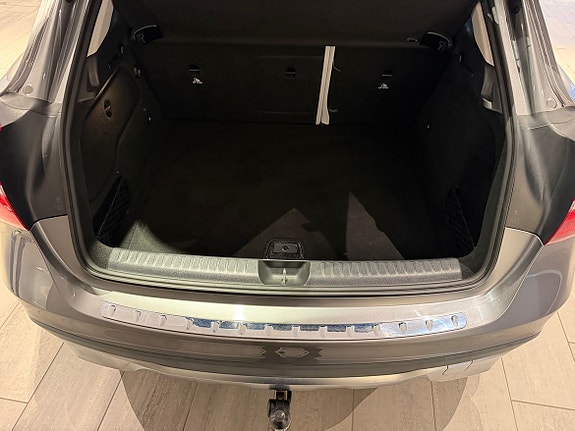 Mercedes-Benz GLA250+ 13 of 17