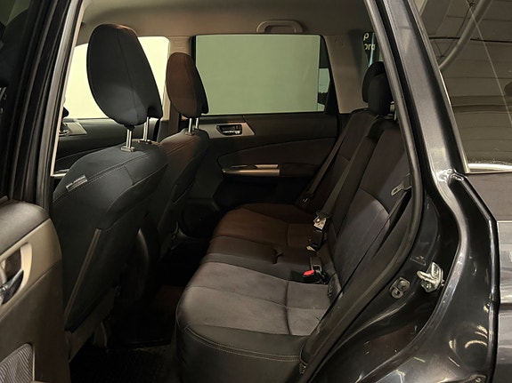 Subaru Forester 10 of 27