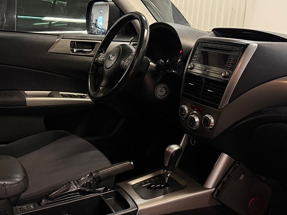 Subaru Forester 17 of 27