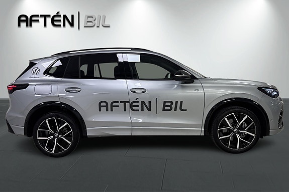 Volkswagen Tiguan 6 of 30
