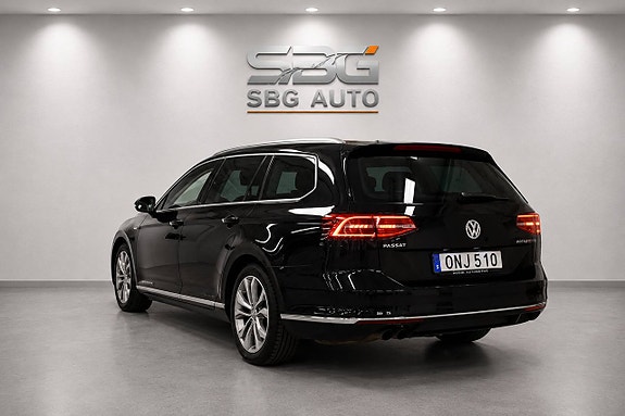 Volkswagen Passat 4 of 17