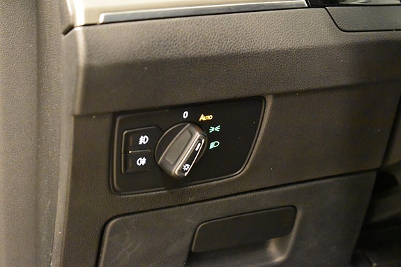 Volkswagen Passat 10 of 17