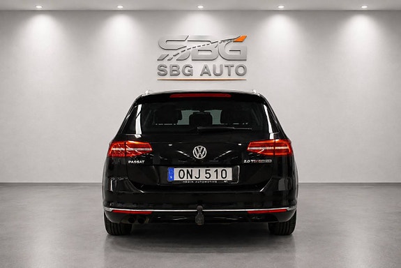 Volkswagen Passat 5 of 17