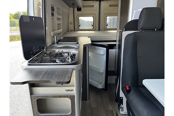 Westfalia Columbus 600 D vattenburen dieselvärme, extra säng, kanonfin 11 of 26