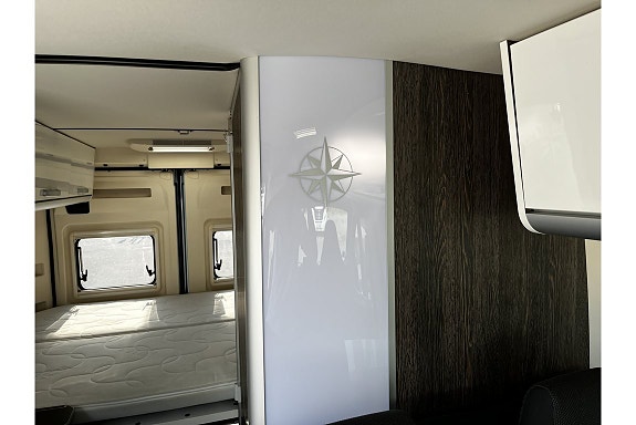Westfalia Columbus 600 D vattenburen dieselvärme, extra säng, kanonfin 24 of 26