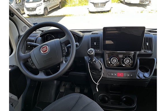 Westfalia Columbus 600 D vattenburen dieselvärme, extra säng, kanonfin 19 of 26
