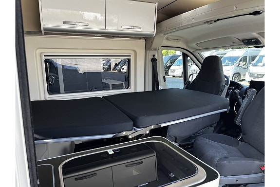 Westfalia Columbus 600 D vattenburen dieselvärme, extra säng, kanonfin 25 of 26