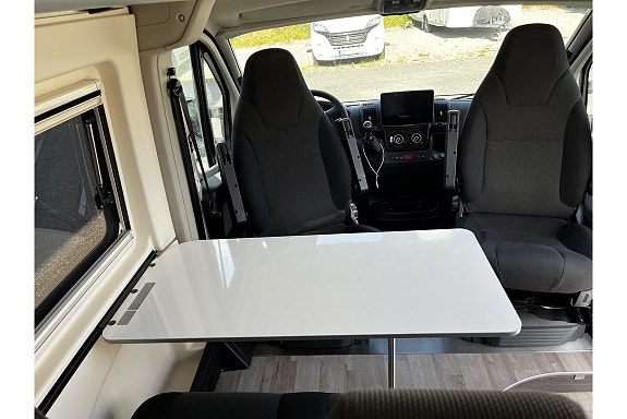Westfalia Columbus 600 D vattenburen dieselvärme, extra säng, kanonfin 18 of 26