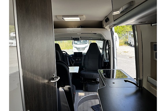 Westfalia Columbus 600 D vattenburen dieselvärme, extra säng, kanonfin 17 of 26