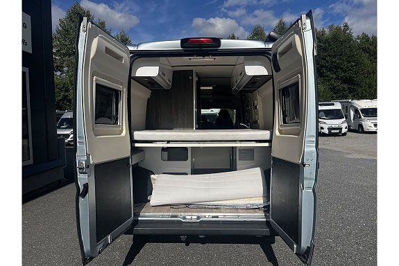 Westfalia Columbus 600 D vattenburen dieselvärme, extra säng, kanonfin 8 of 26