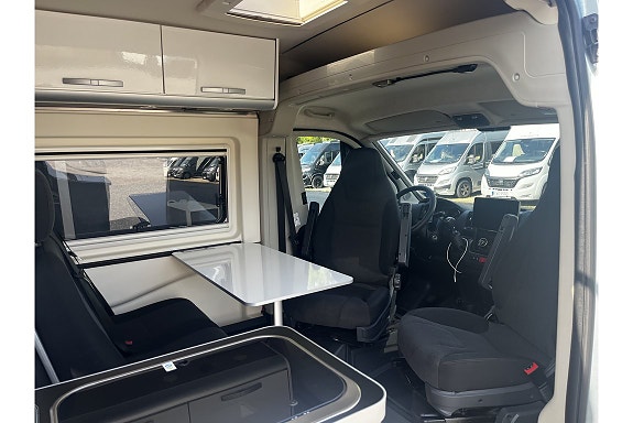 Westfalia Columbus 600 D vattenburen dieselvärme, extra säng, kanonfin 9 of 26
