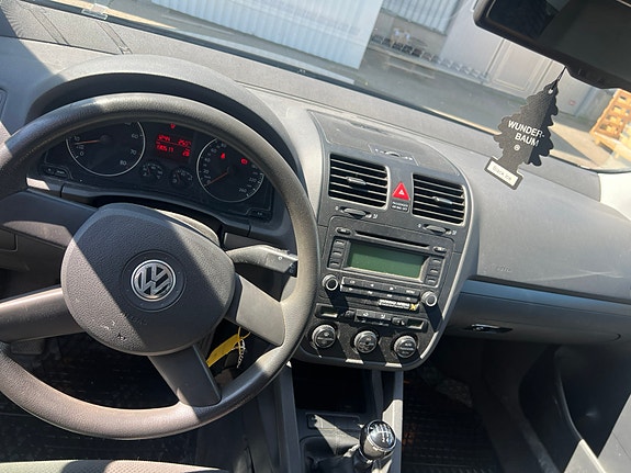 Volkswagen Golf V 3 of 6