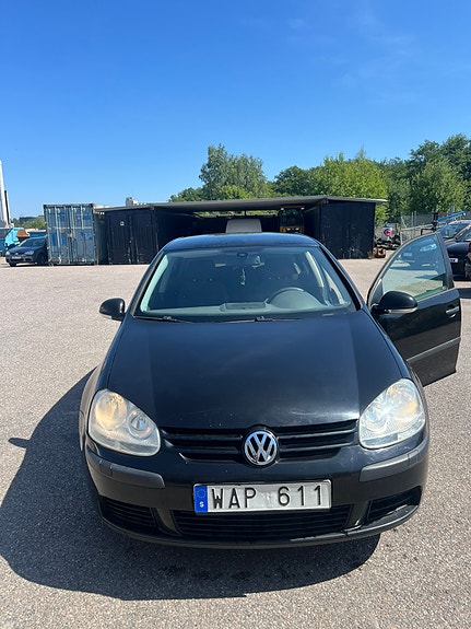 Volkswagen Golf V 6 of 6