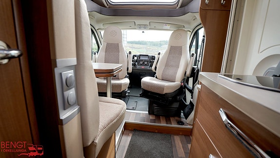 Knaus Van TI 600 MEG Vantastic | Automat | AC x2 | KAMPANJ 17 of 21