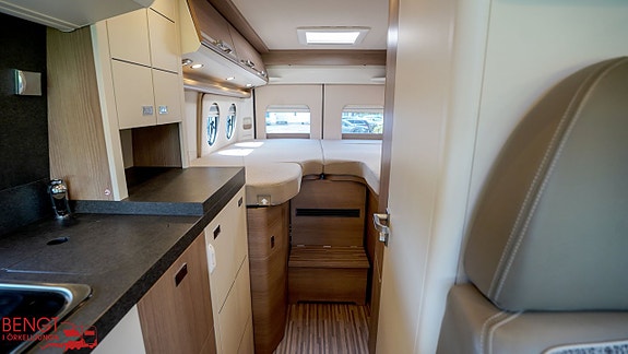 Malibu Carthago Van 640 LE RB GT Skyview | Pop-up säng | Automat | KAMPANJ 14 of 21