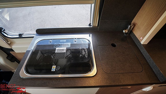 Malibu Carthago Van 640 LE RB GT Skyview | Pop-up säng | Automat | KAMPANJ 12 of 21