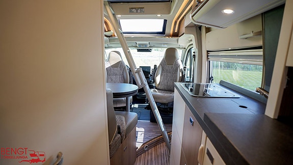 Malibu Carthago Van 640 LE RB GT Skyview | Pop-up säng | Automat | KAMPANJ 18 of 21