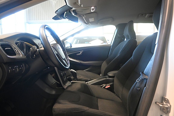 Volvo V40 8 of 24