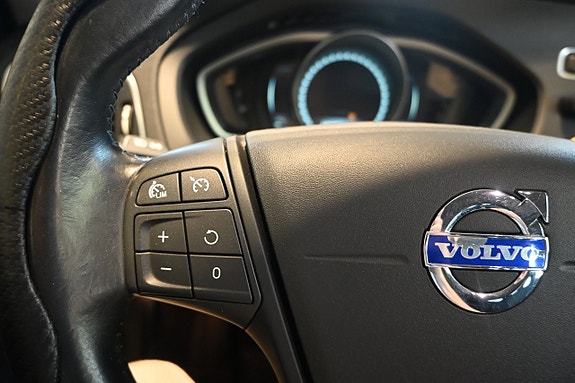Volvo V40 12 of 24