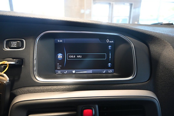 Volvo V40 13 of 24