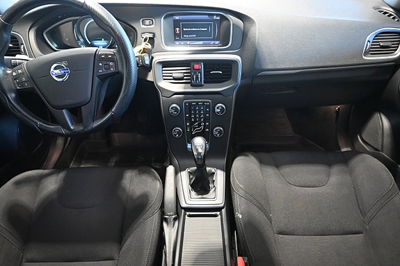 Volvo V40 9 of 24