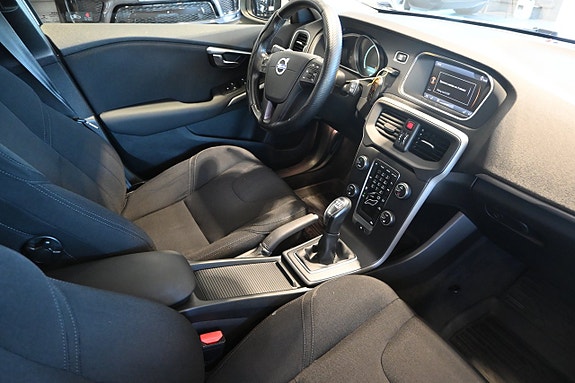 Volvo V40 10 of 24