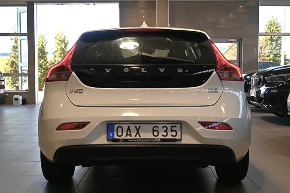 Volvo V40 4 of 24