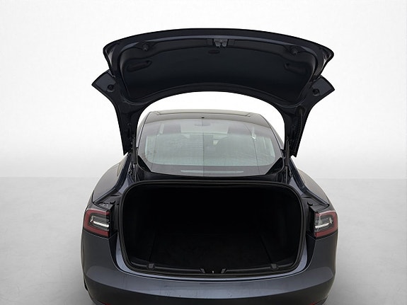 Tesla Model 3 9 of 30