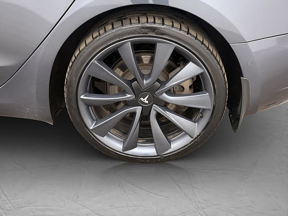 Tesla Model 3 28 of 30