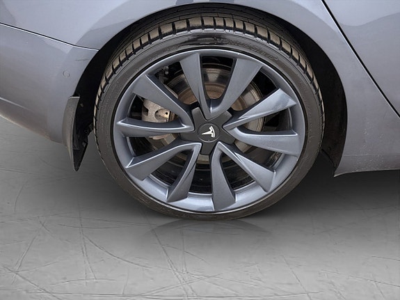 Tesla Model 3 29 of 30
