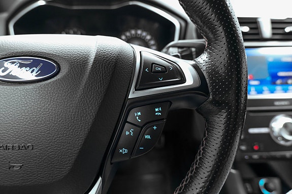 Ford Mondeo 10 of 22