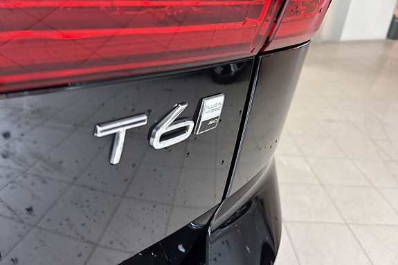 Volvo XC60 13 of 26