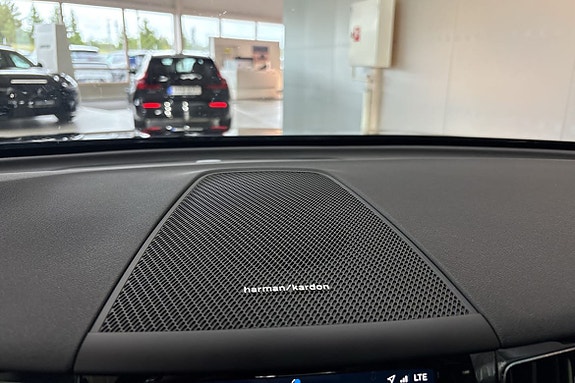 Volvo XC60 21 of 26
