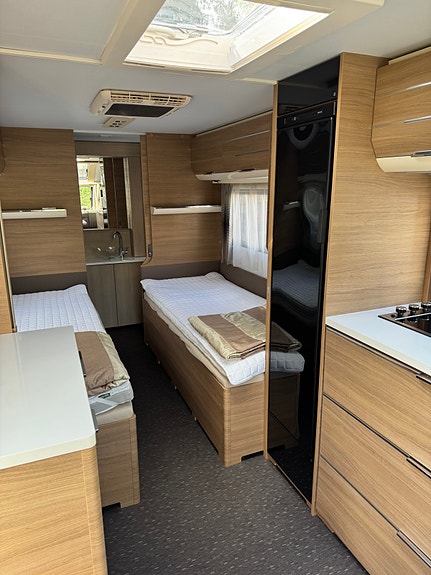 Adria Adora 572 UT 7 of 13