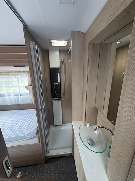 Adria Adora 572 UT 10 of 13