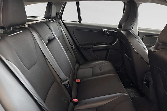 Volvo V60 11 of 19