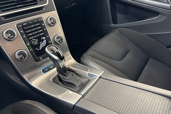 Volvo V60 15 of 19